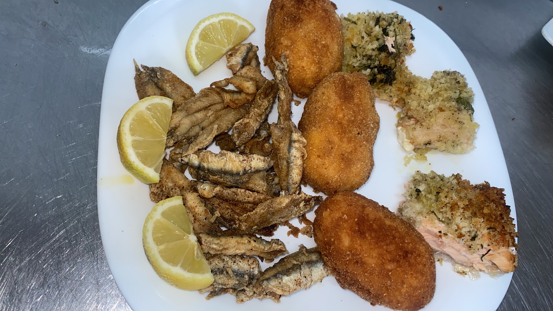 Bar Paninoteca Tavola Calda Iusi