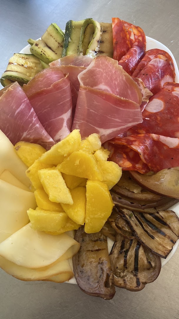 Bar Paninoteca Tavola Calda Iusi