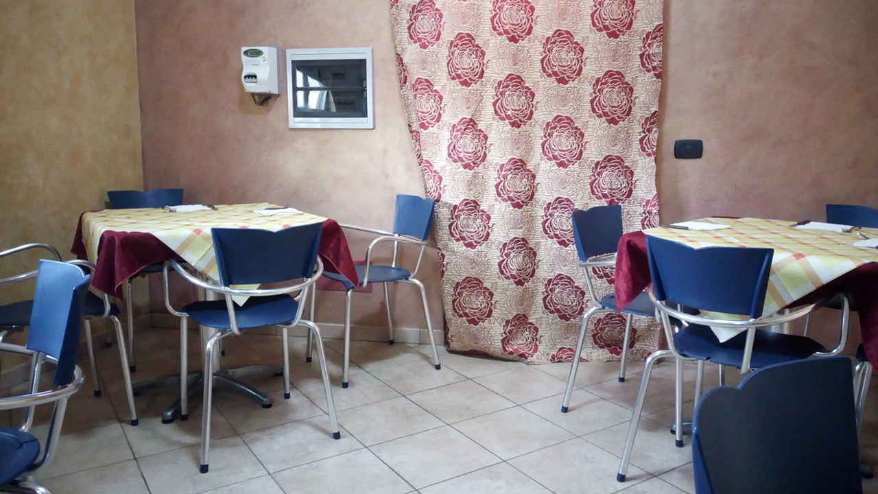 Bar Paninoteca Tavola Calda Iusi