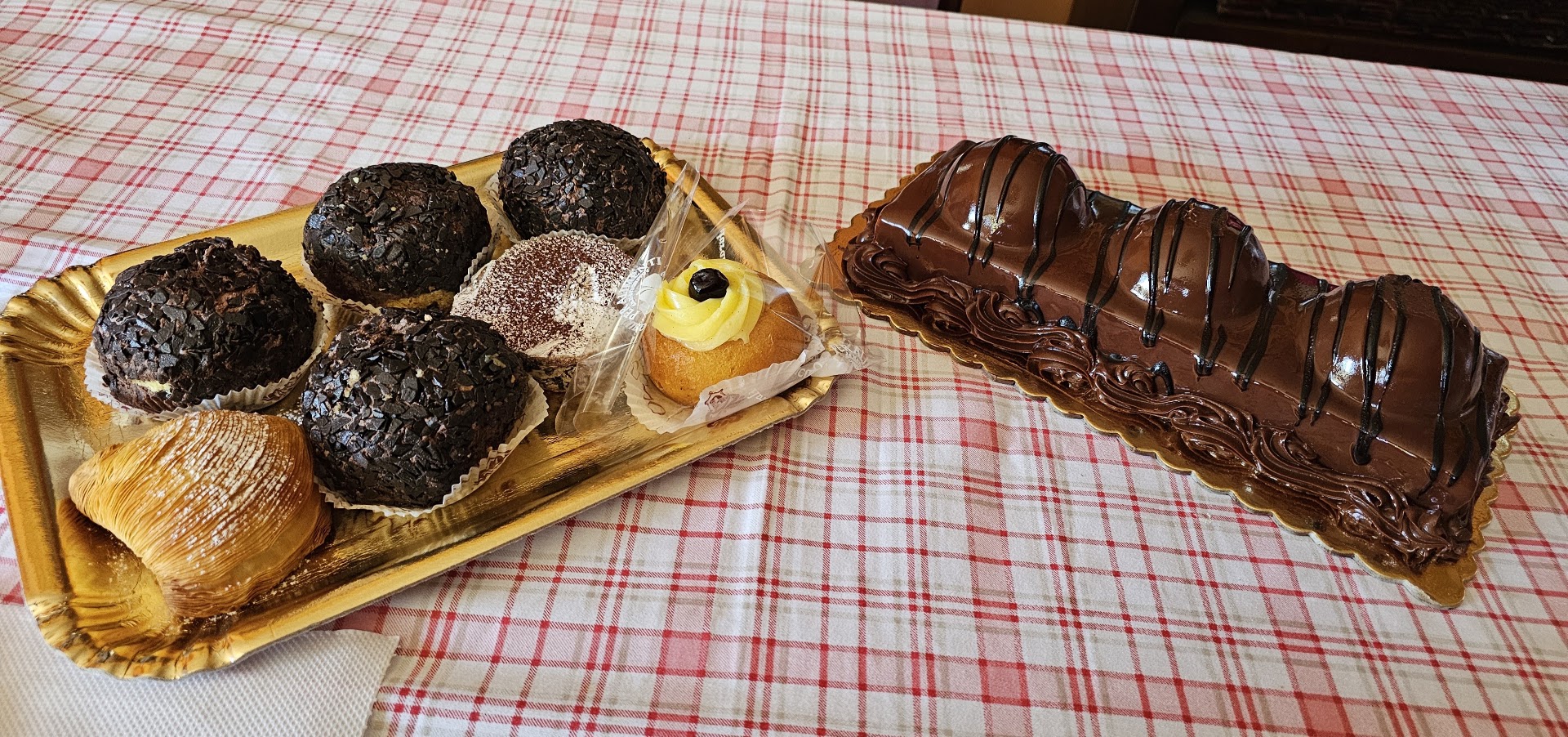 Bar Pasticceria Arco Adriano