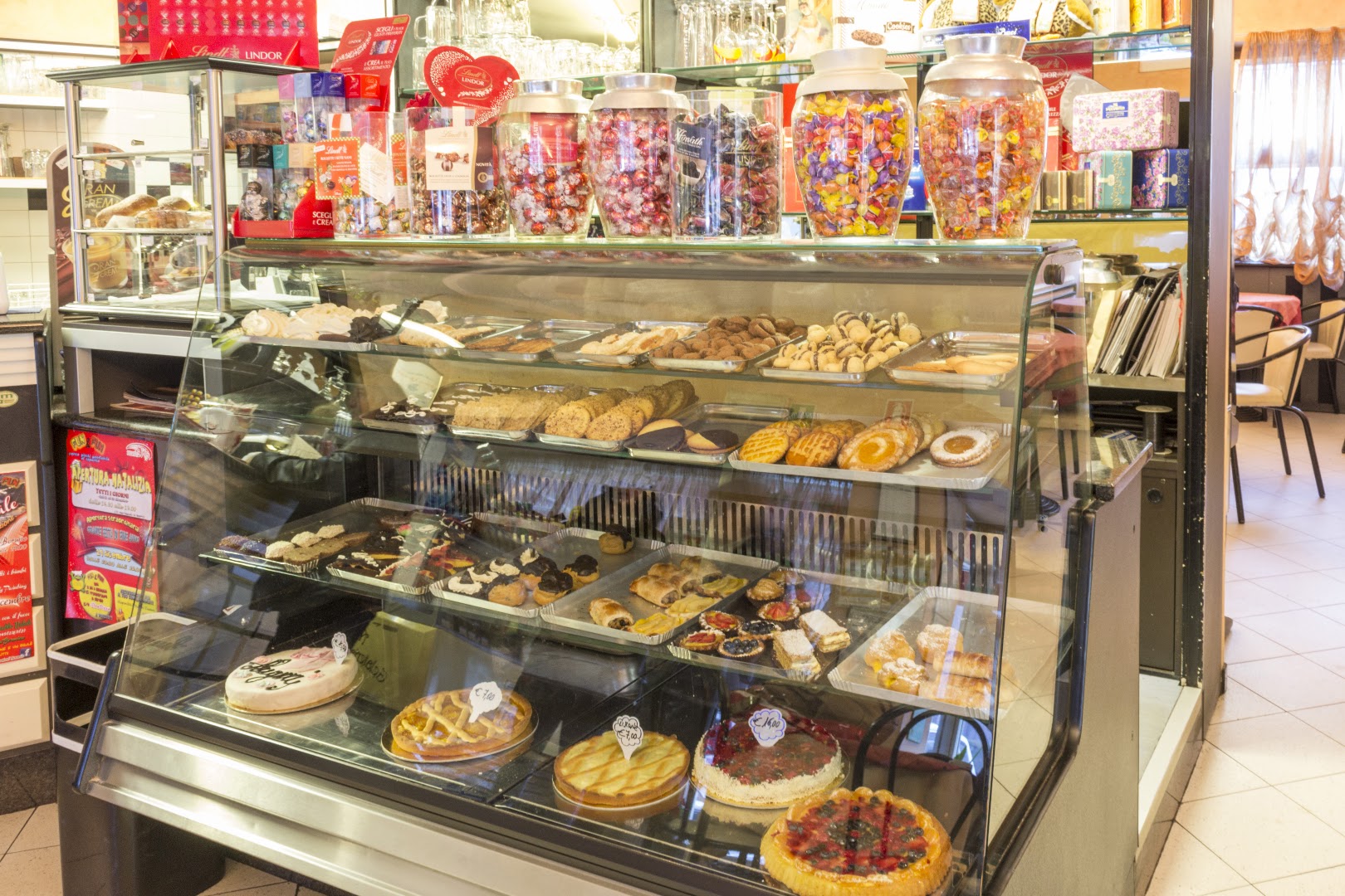 Bar Pasticceria Black and White di Togni Anna
