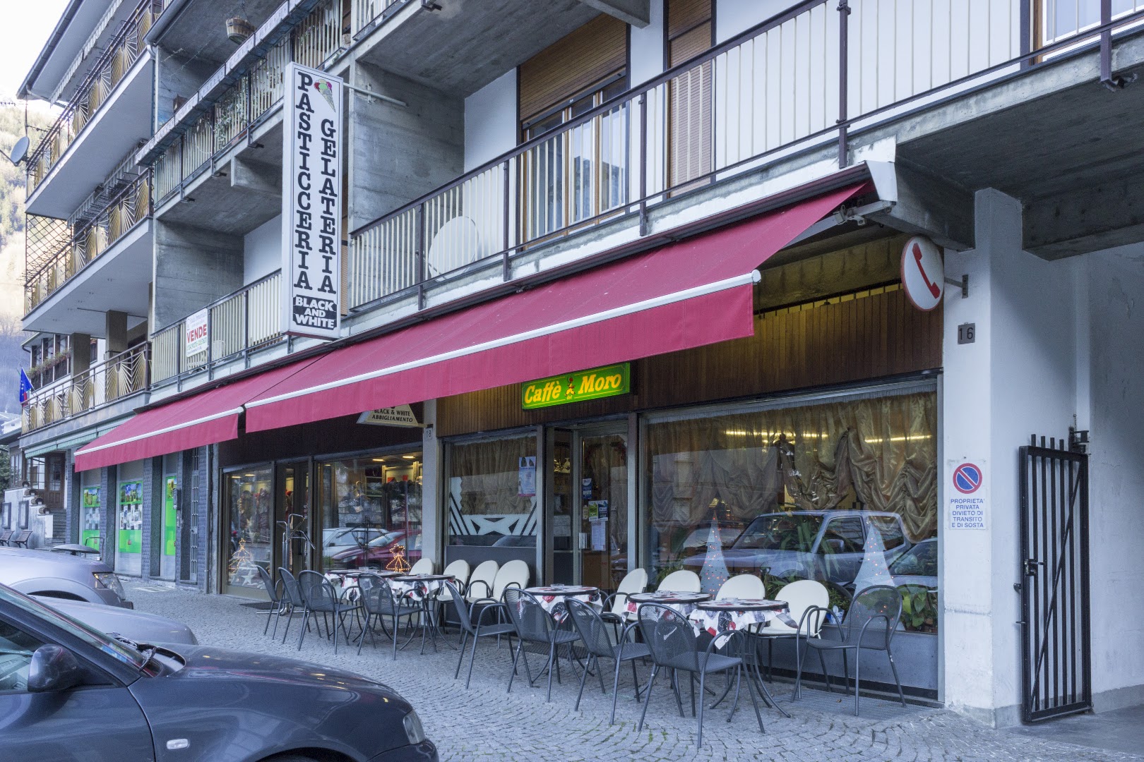 Bar Pasticceria Black and White di Togni Anna