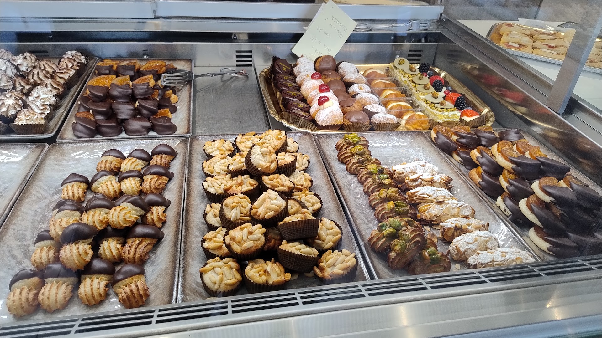 Bar Pasticceria Cioccolateria Milani