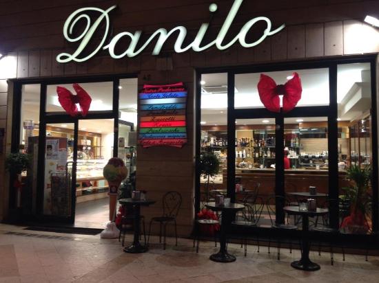 BAR PASTICCERIA DANILO - colazioni, gelateria, Civitavecchia