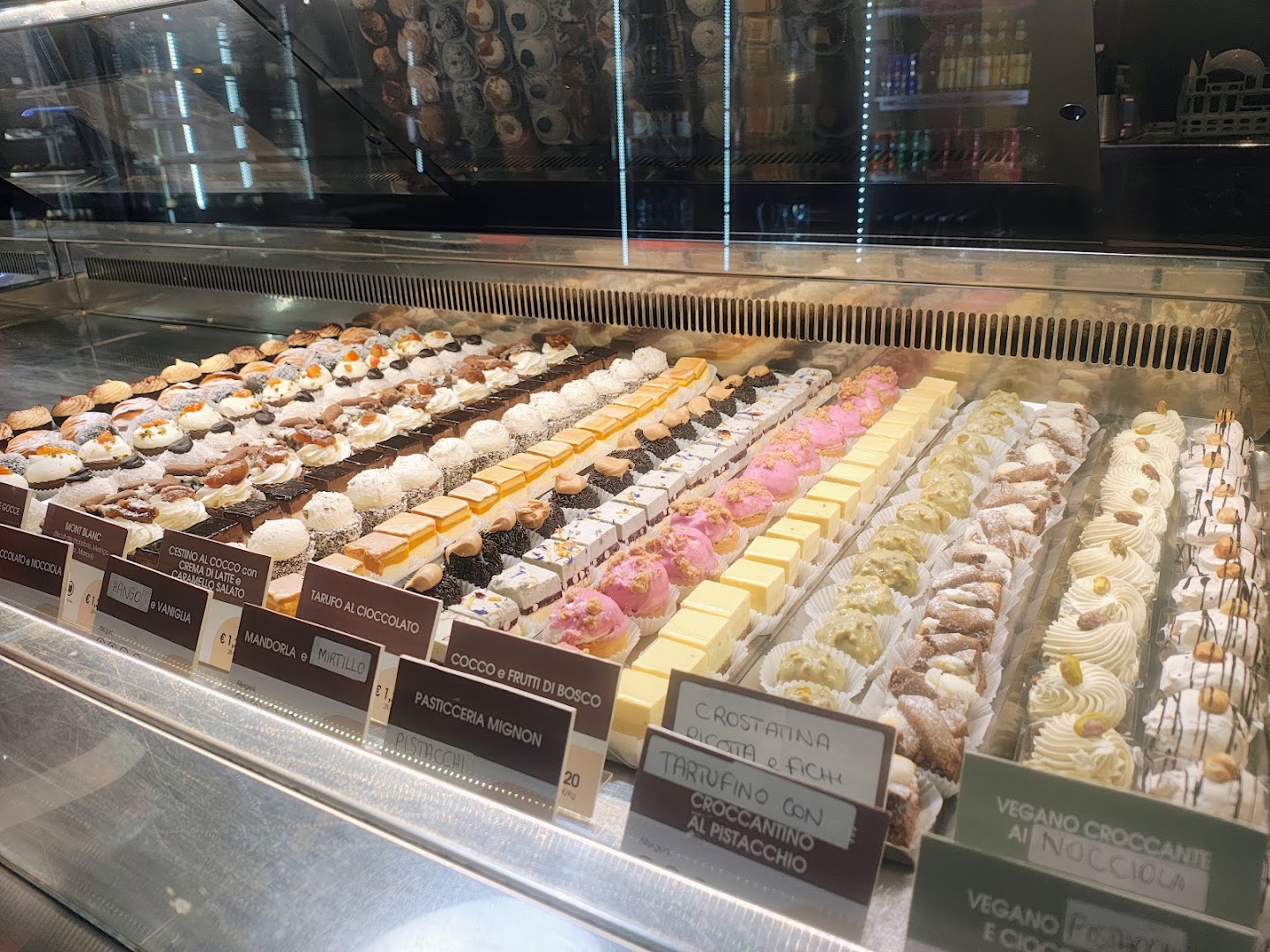 Bar Pasticceria De La Vallée