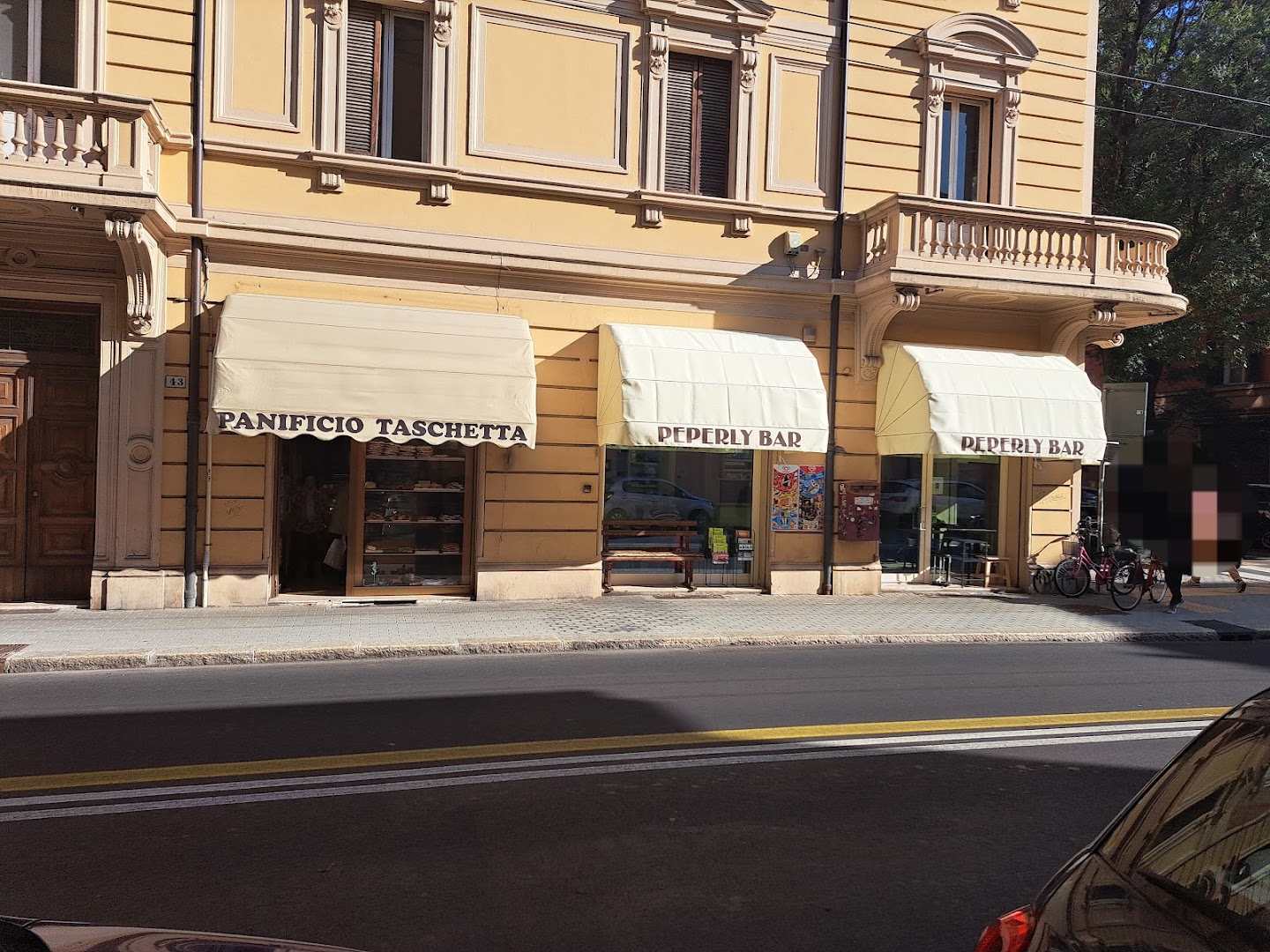 Bar Peperly