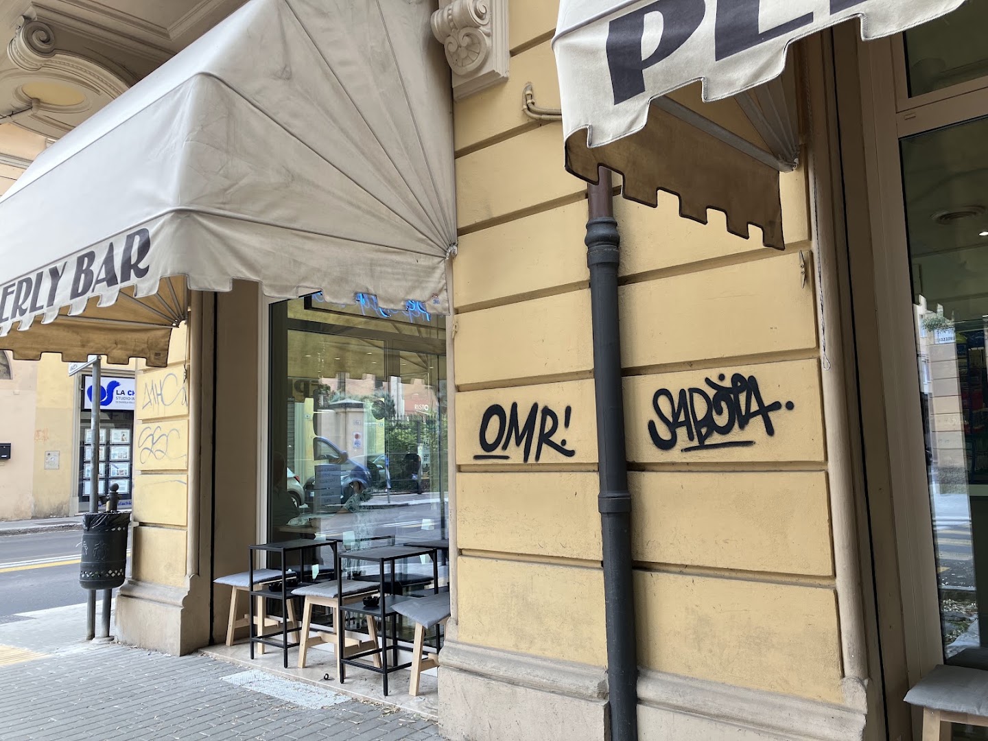 Bar Peperly