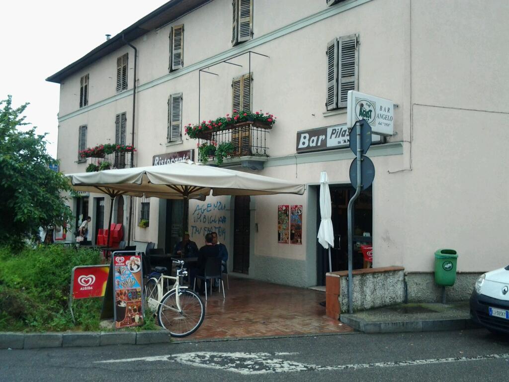 Bar pilastroni