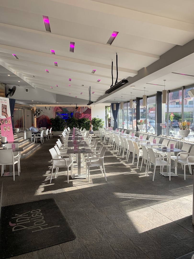 Bar "Pink House"