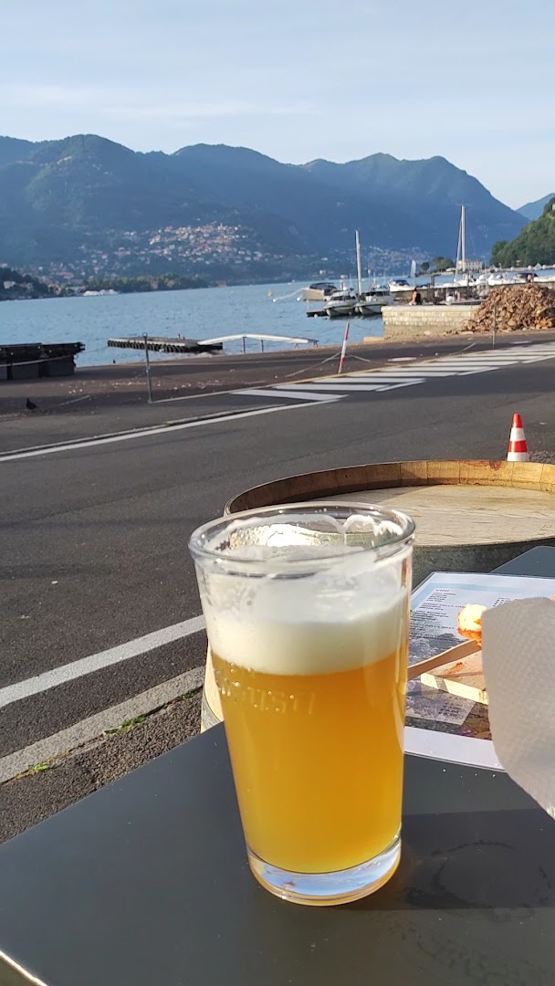 Bar Pino, Como