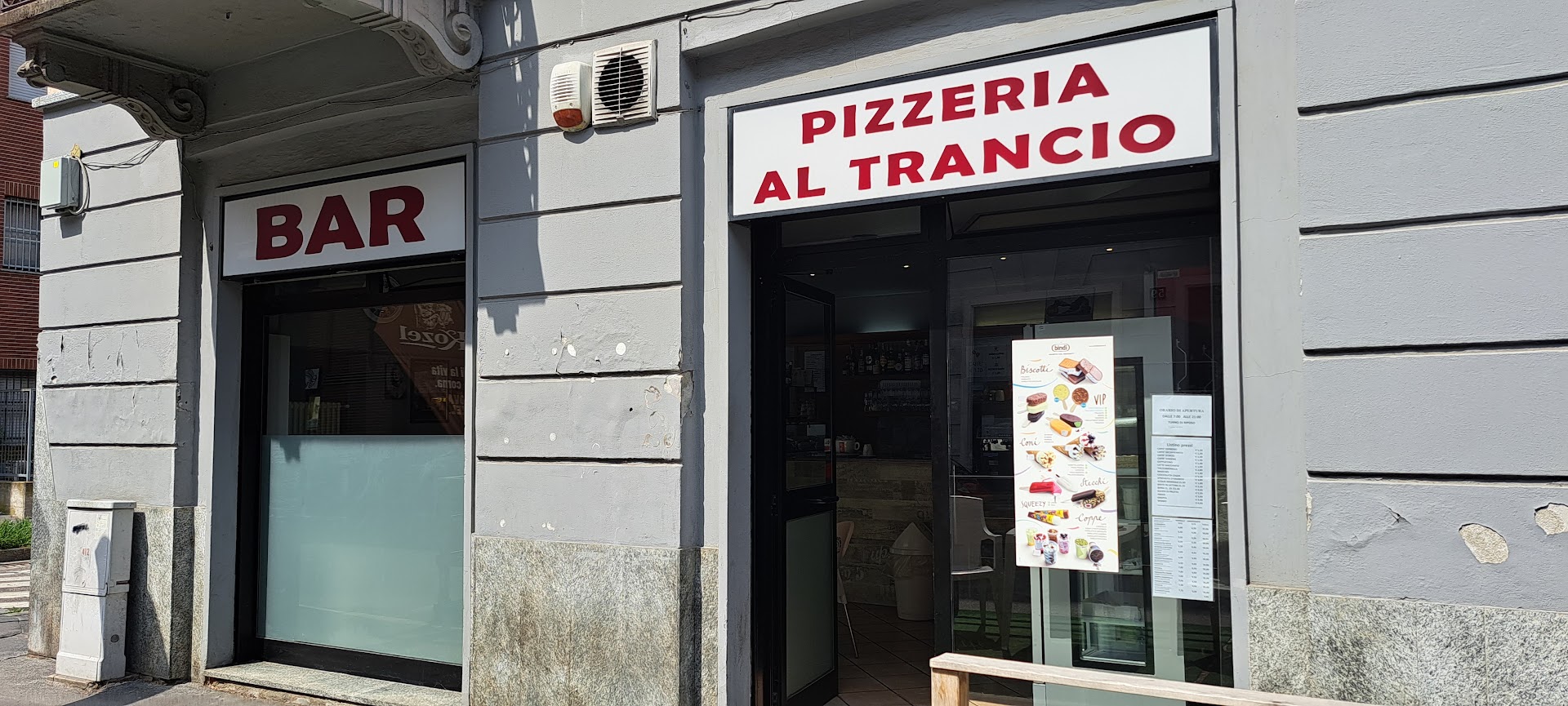 Bar pizzeria al trancio con cucina
