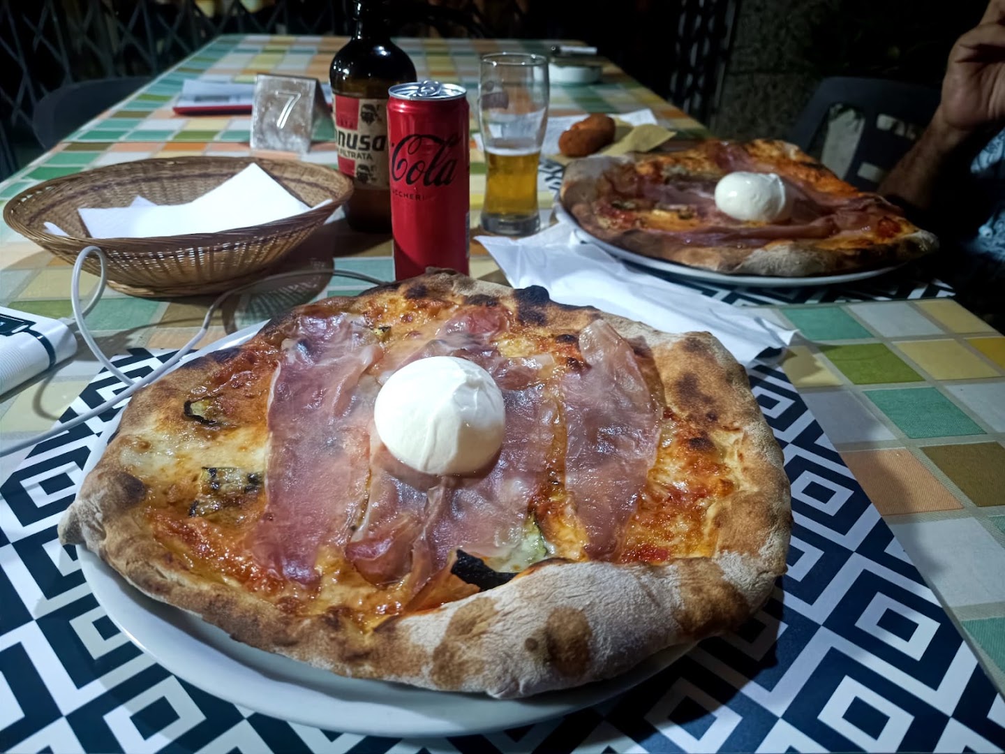 Bar pizzeria aurora