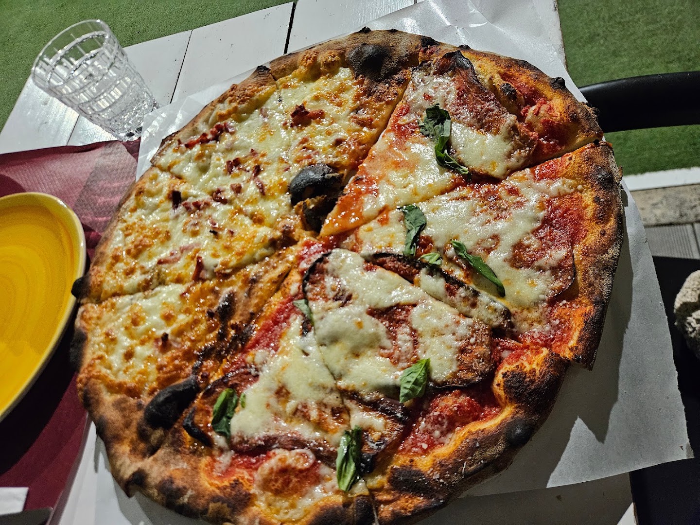Bar-Pizzeria Bora Bora