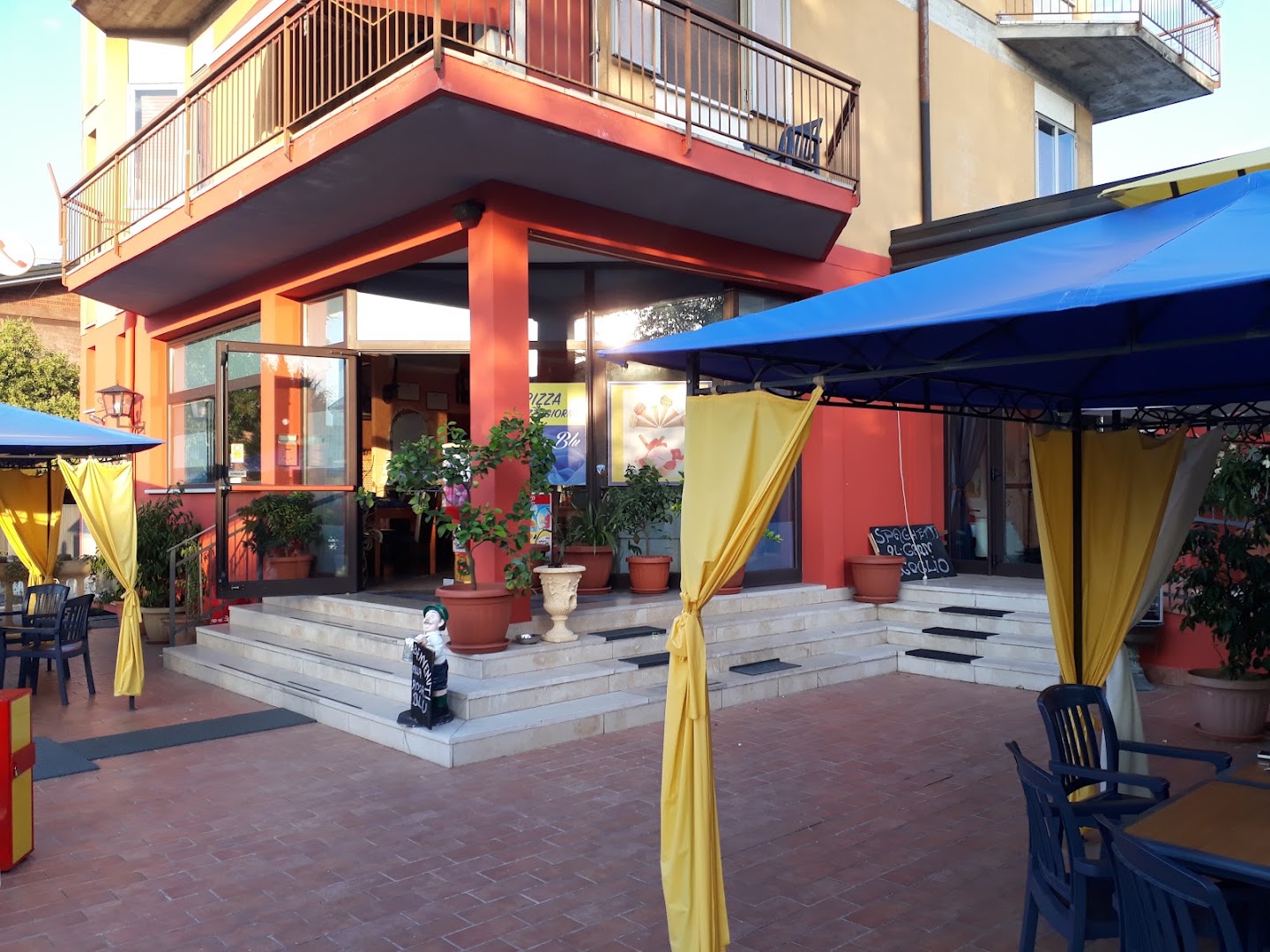 Bar Pizzeria con Cucina La Rosa Blu