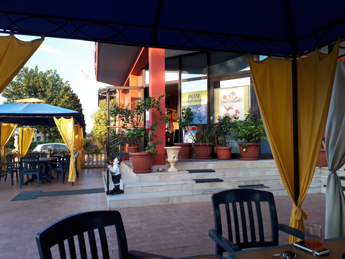Bar Pizzeria con Cucina La Rosa Blu