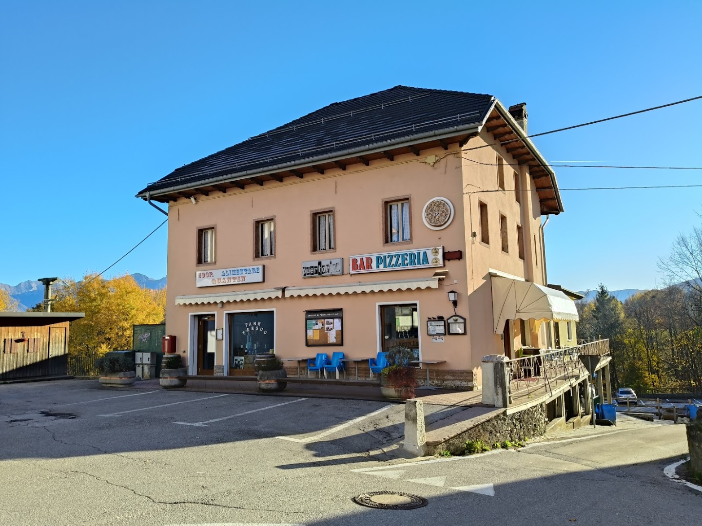 Bar Pizzeria di Viel Ermes aperta giovedì venerdì sabato e domenica alla sera domenica anche a mezzogiorno