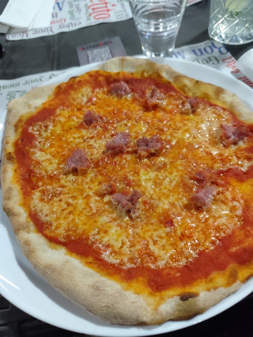 Bar Pizzeria Interno 44