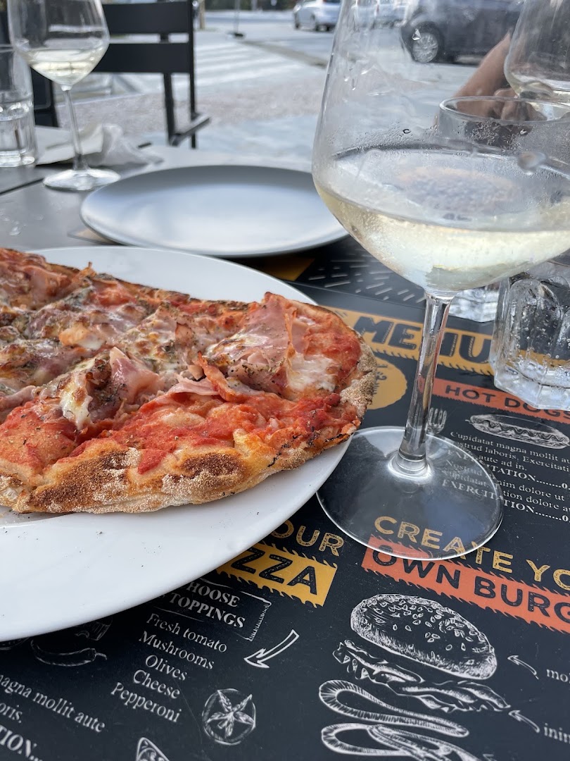 Bar Pizzeria La Me Nina