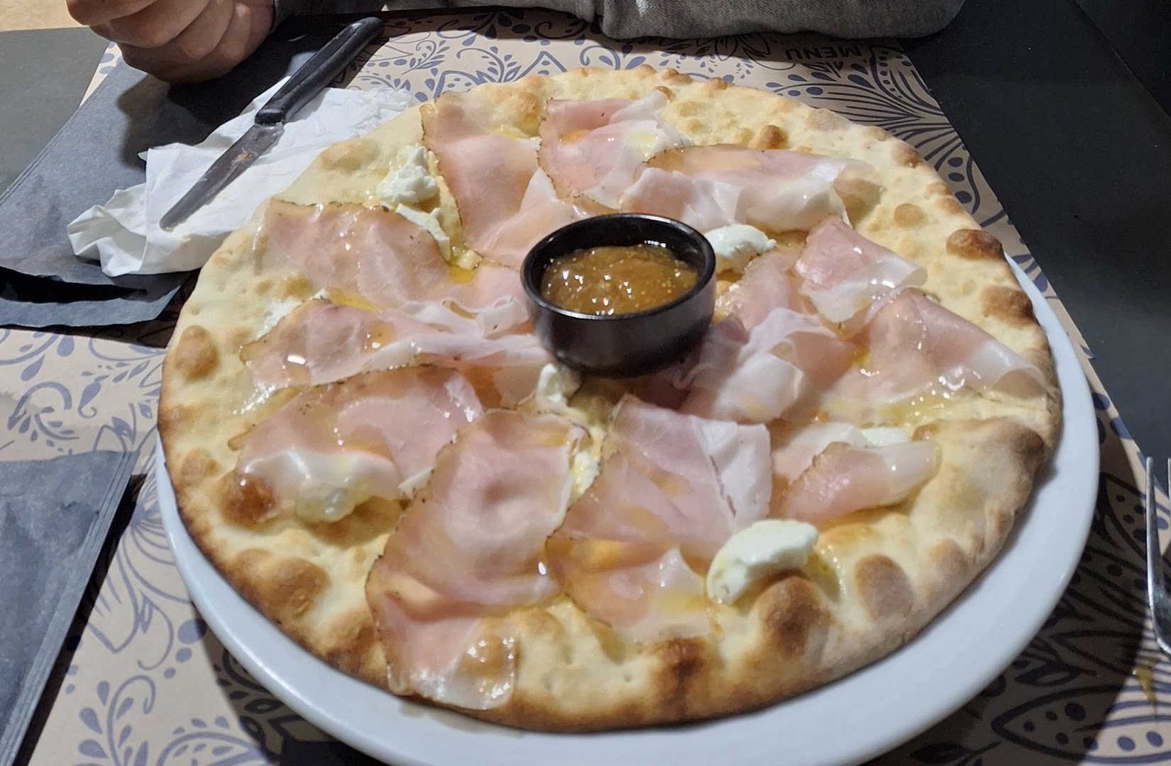 BAR PIZZERIA MANGIA E BEVI