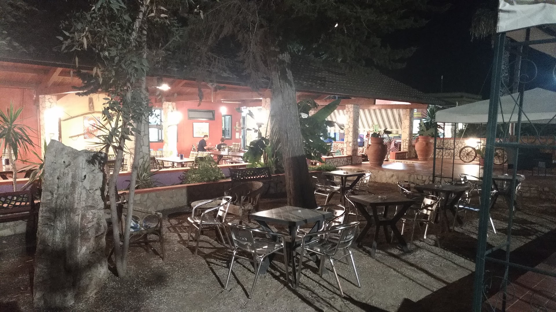 Bar pizzeria market Camping capo Passero