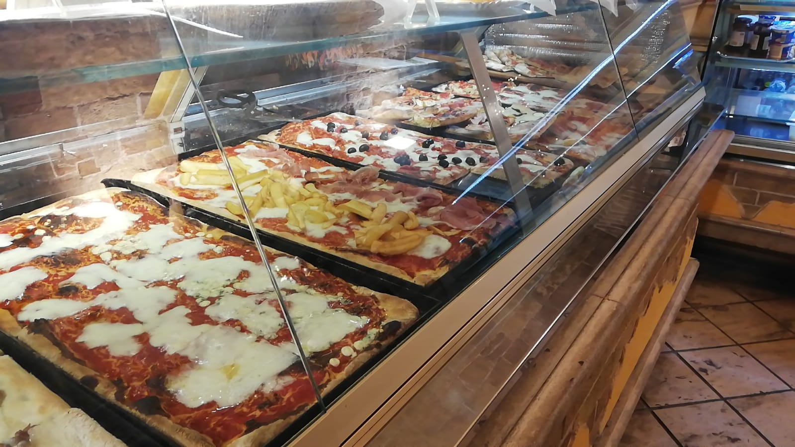 Bar pizzeria pasticceria Al Solito Posto