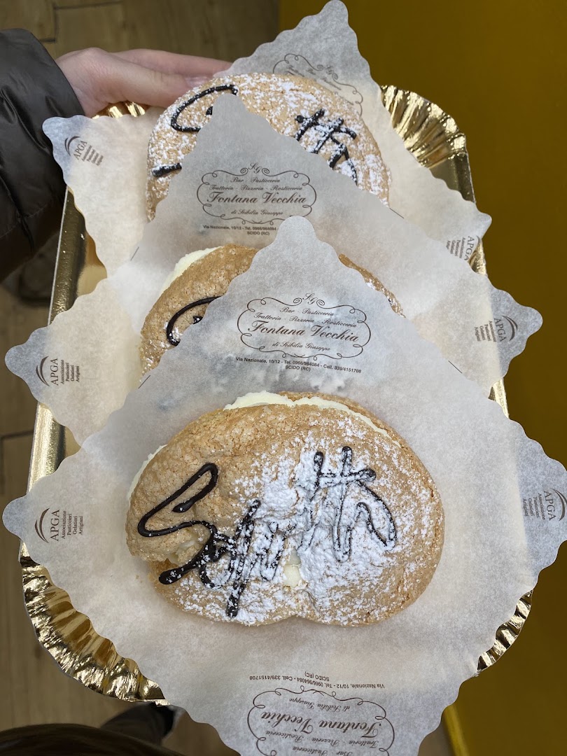 Bar Pizzeria Pasticceria La Fontana Vecchia Di Scibilia Giuseppe