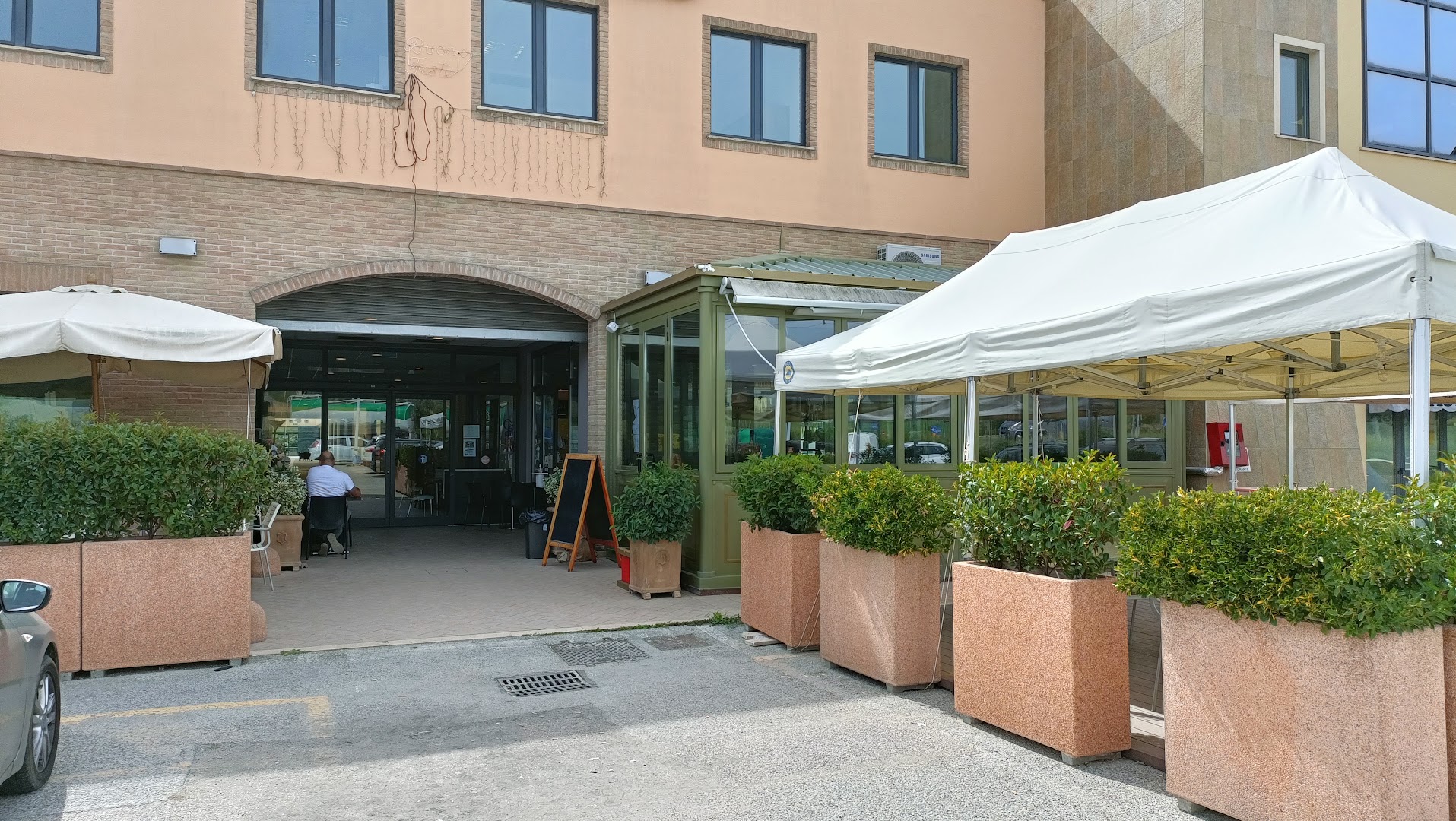 BAR PIZZERIA RESTAURANT SELF "MIGANI" FAST FOOD