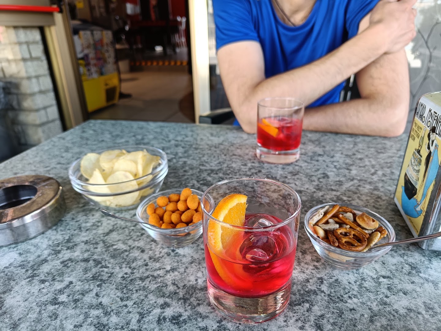 Bar Poppy Di Gallini Christian