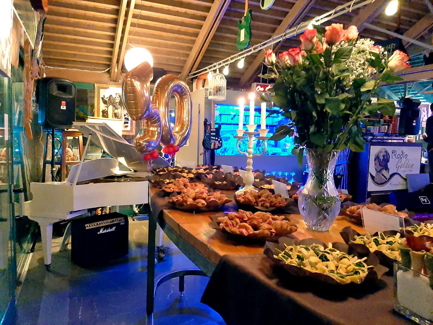 Bar RadioGolden