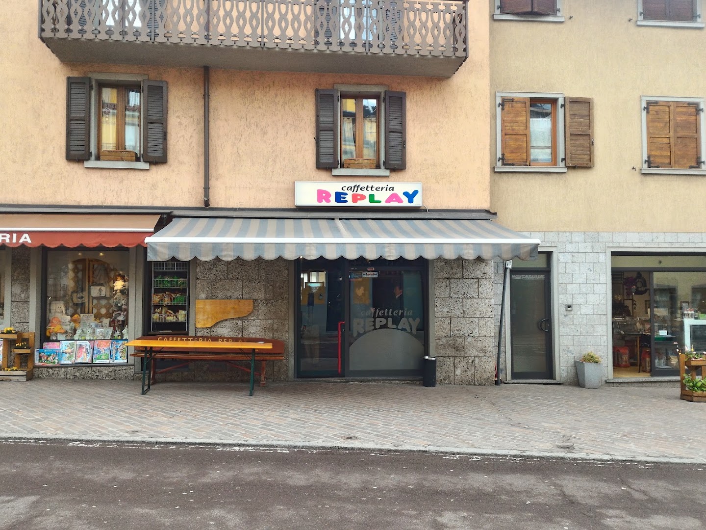 Bar Replay