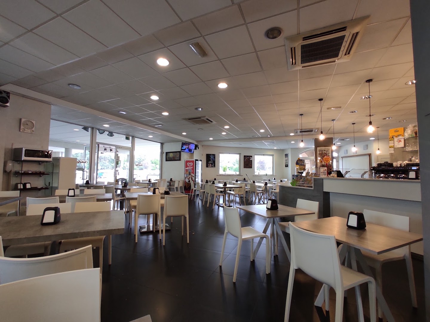 Bar Ristorante On The Road