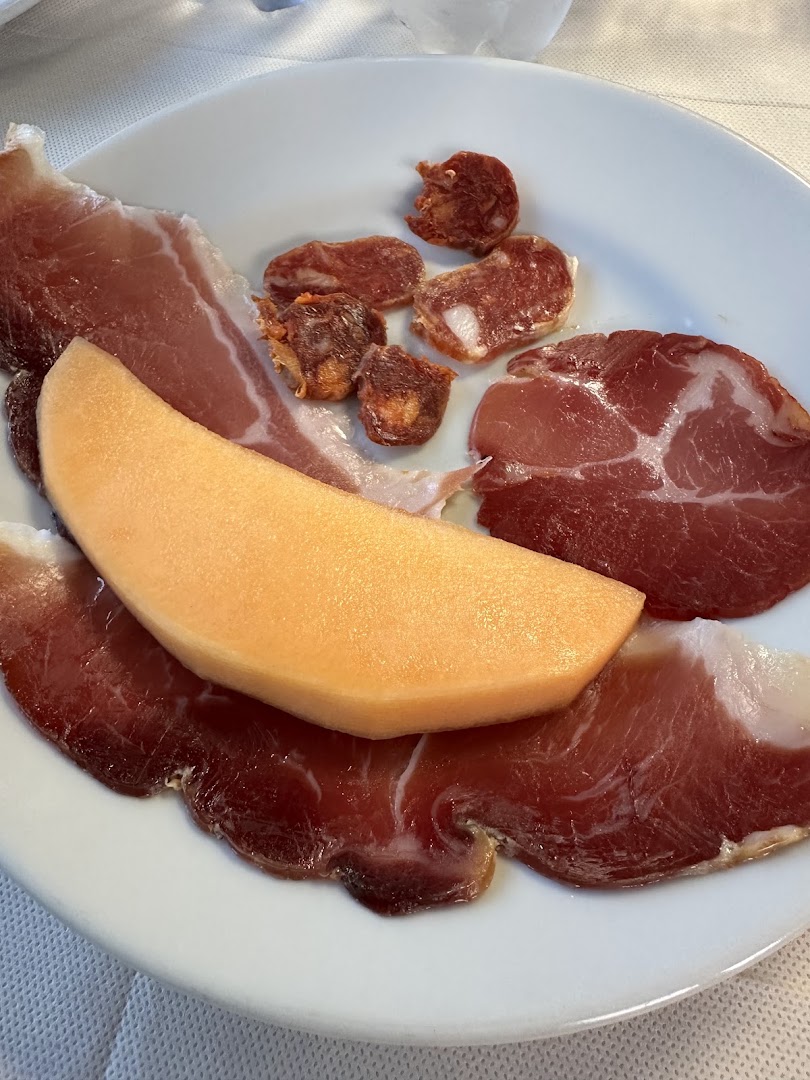 Bar Ristorante Pizzeria Affittacamere Tri Kartuçe