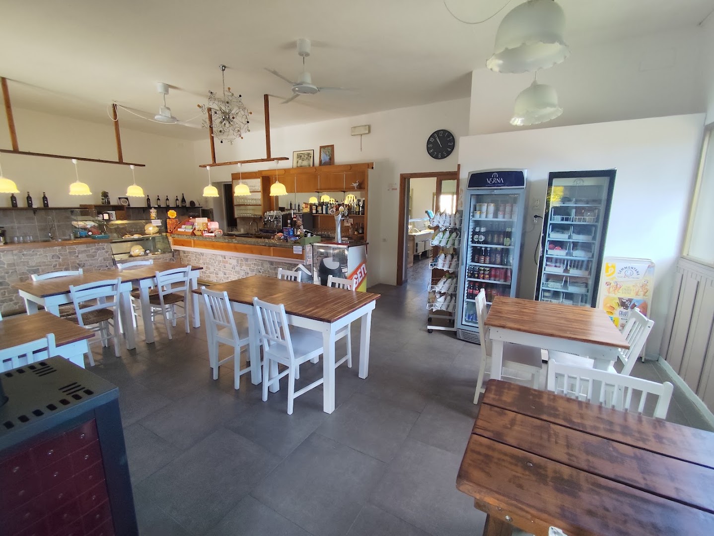Bar ristoro alimentare La Piazza -Cetica