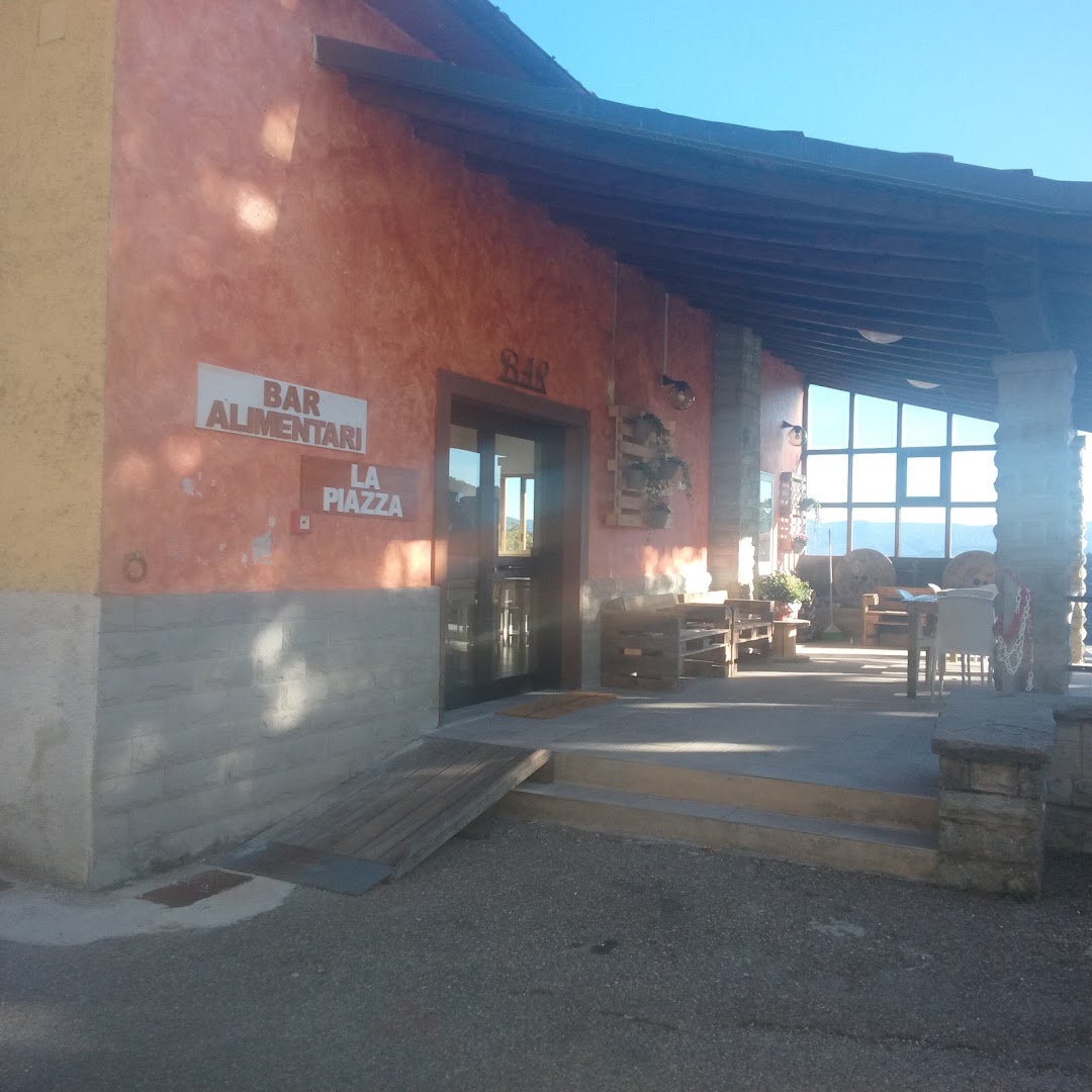 Bar ristoro alimentare La Piazza -Cetica