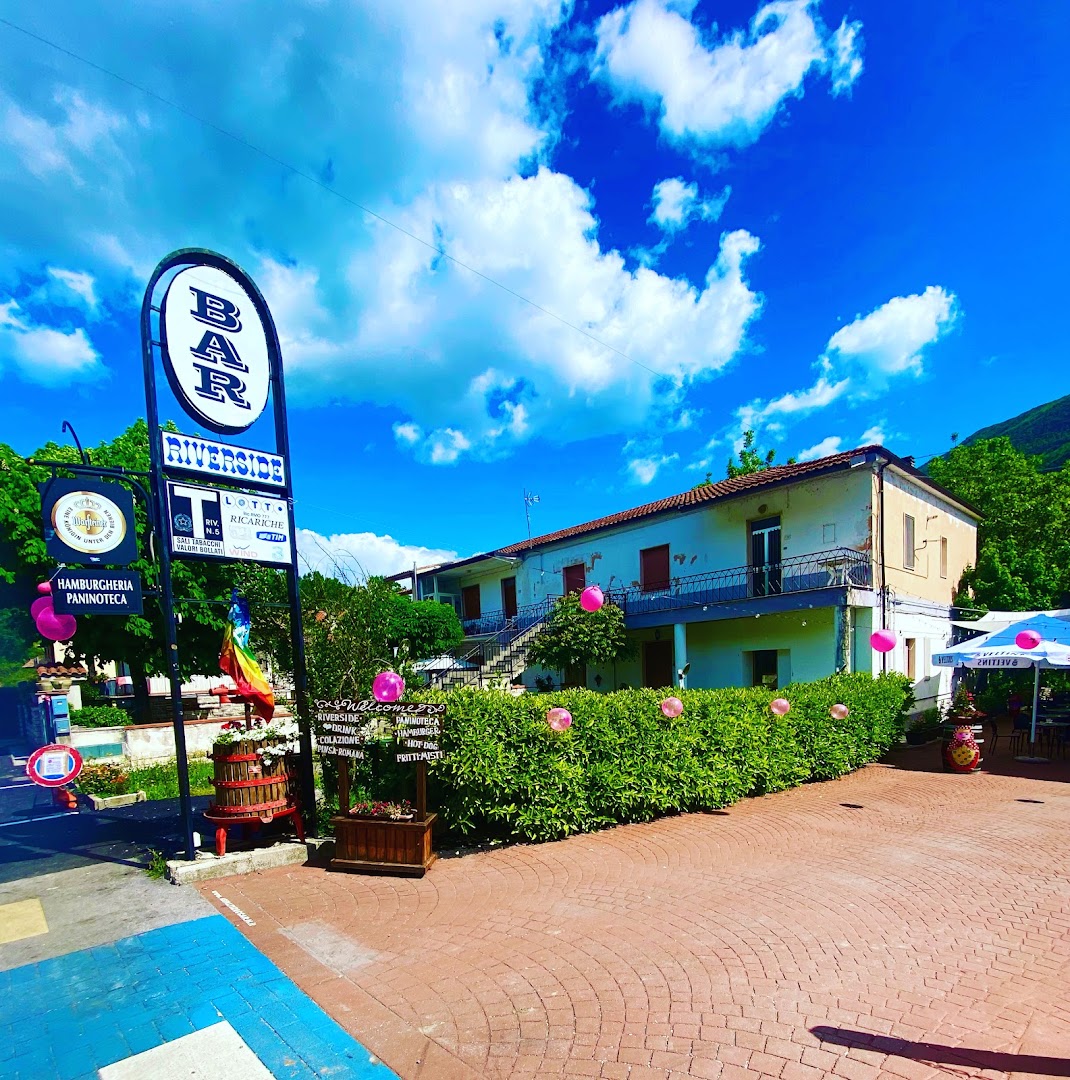 Bar Riverside