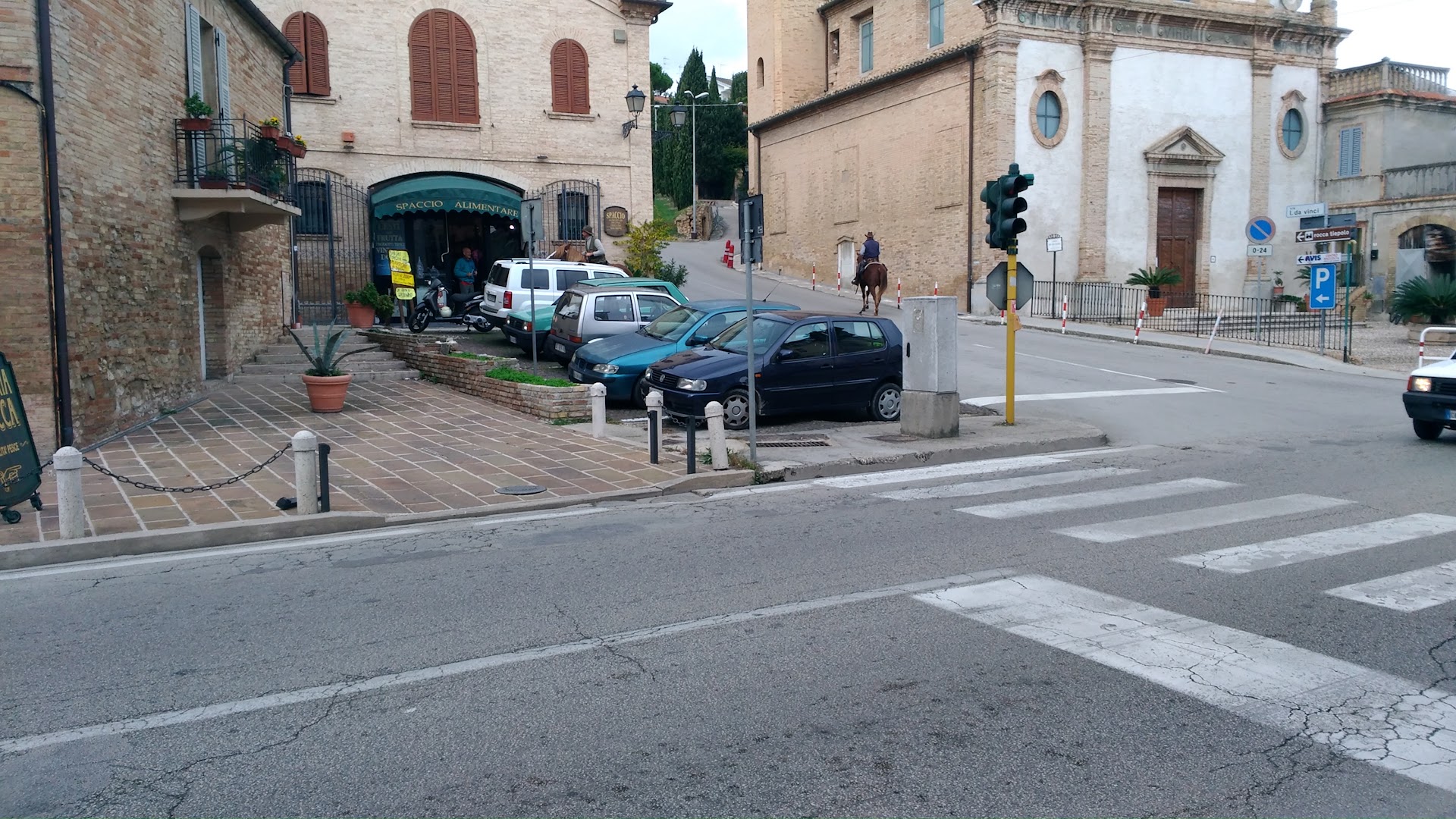 BAR ROMA NAPOLI E BIGLIETTERIA AUTOLINEE CARDINALI MAURO