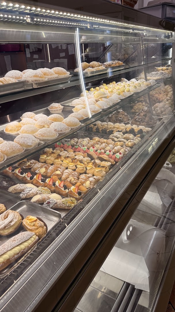 Bar Roma Pasticceria Artigianale - Torte Nuziali - Gelateria - Yogurteria