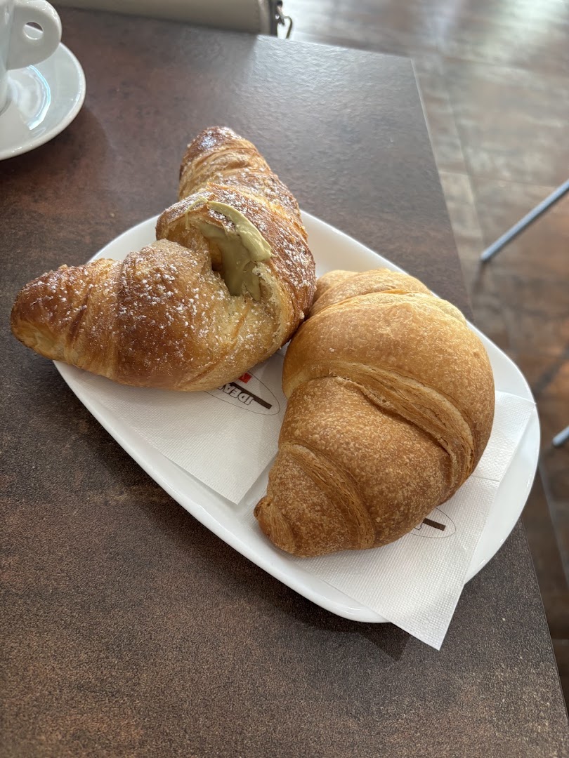 Bar Roma Pasticceria Italian breakfast