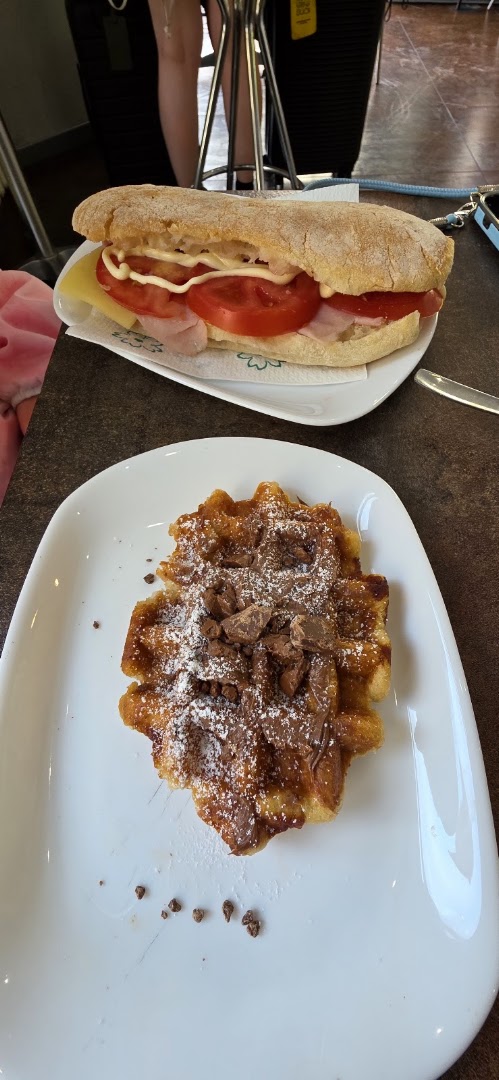 Bar Roma Pasticceria Italian breakfast