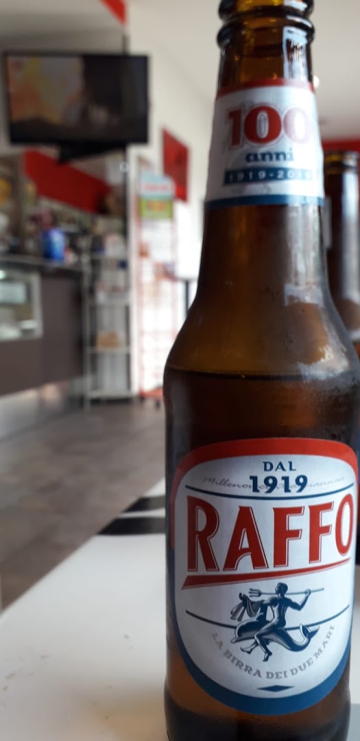 Bar Rouge, Oria