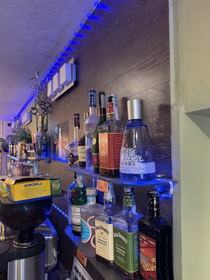 BAR ROXY PIAZZA PAUL HARRIS 15 RAVENNA, Ravenna