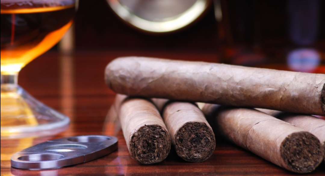 BAR ROYAL Cigars & Tobacco di Ferro Filippo, Marsala