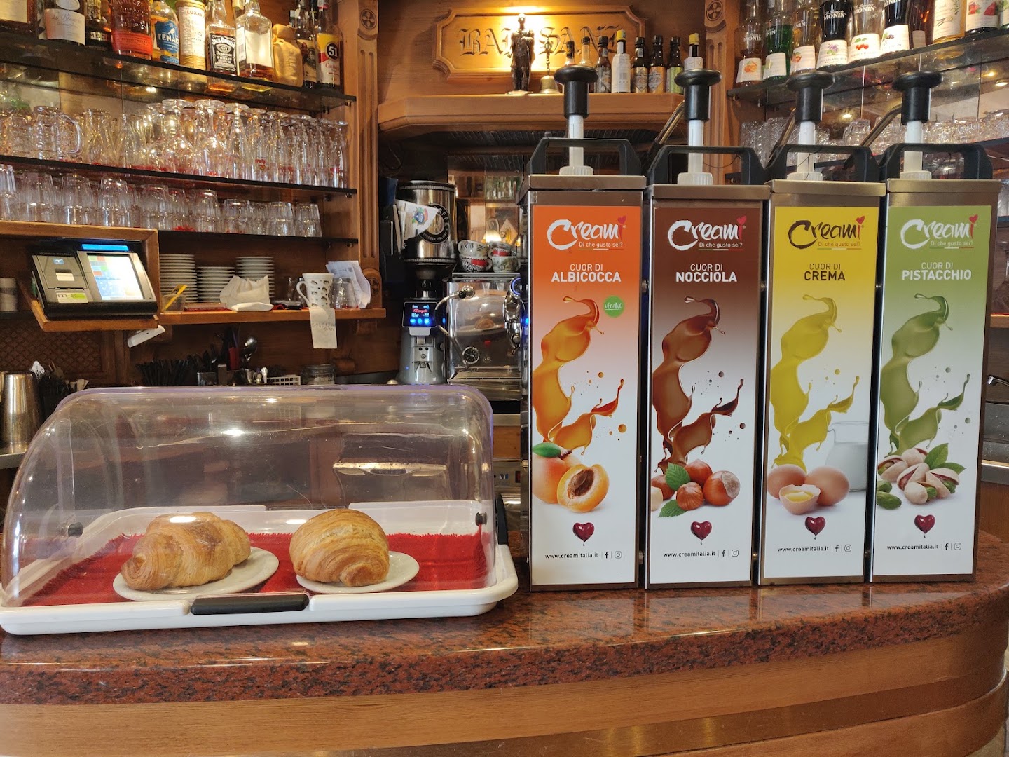 Bar Sani, Mori