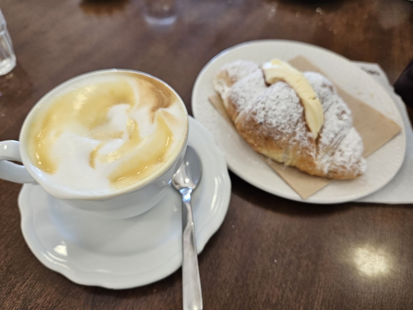 Bar Self-service Cappuccino & Maccheroni