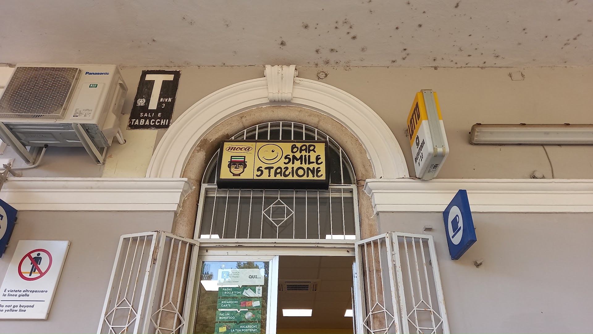 Bar Smile Stazione Uguale Di Enrica Giancola