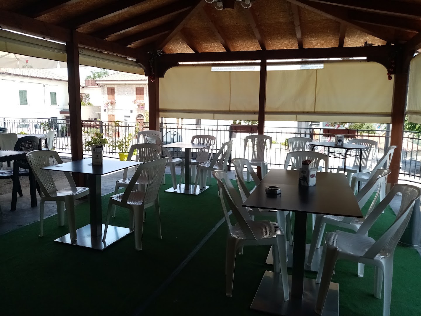 Bar sotto le mura, via largo Umberto l, n 6, 65020 Cugnoli, Pescara Italy