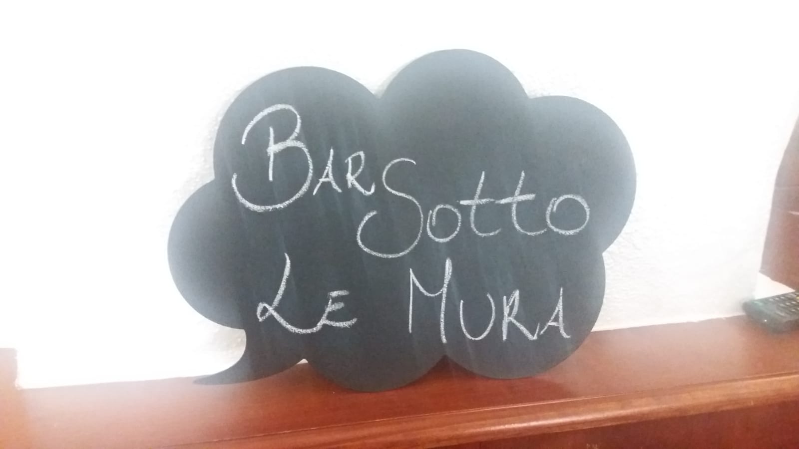 Bar sotto le mura, via largo Umberto l, n 6, 65020 Cugnoli, Pescara Italy