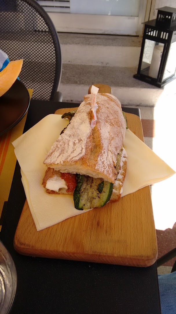 Bar Sursum Corda, Verbania