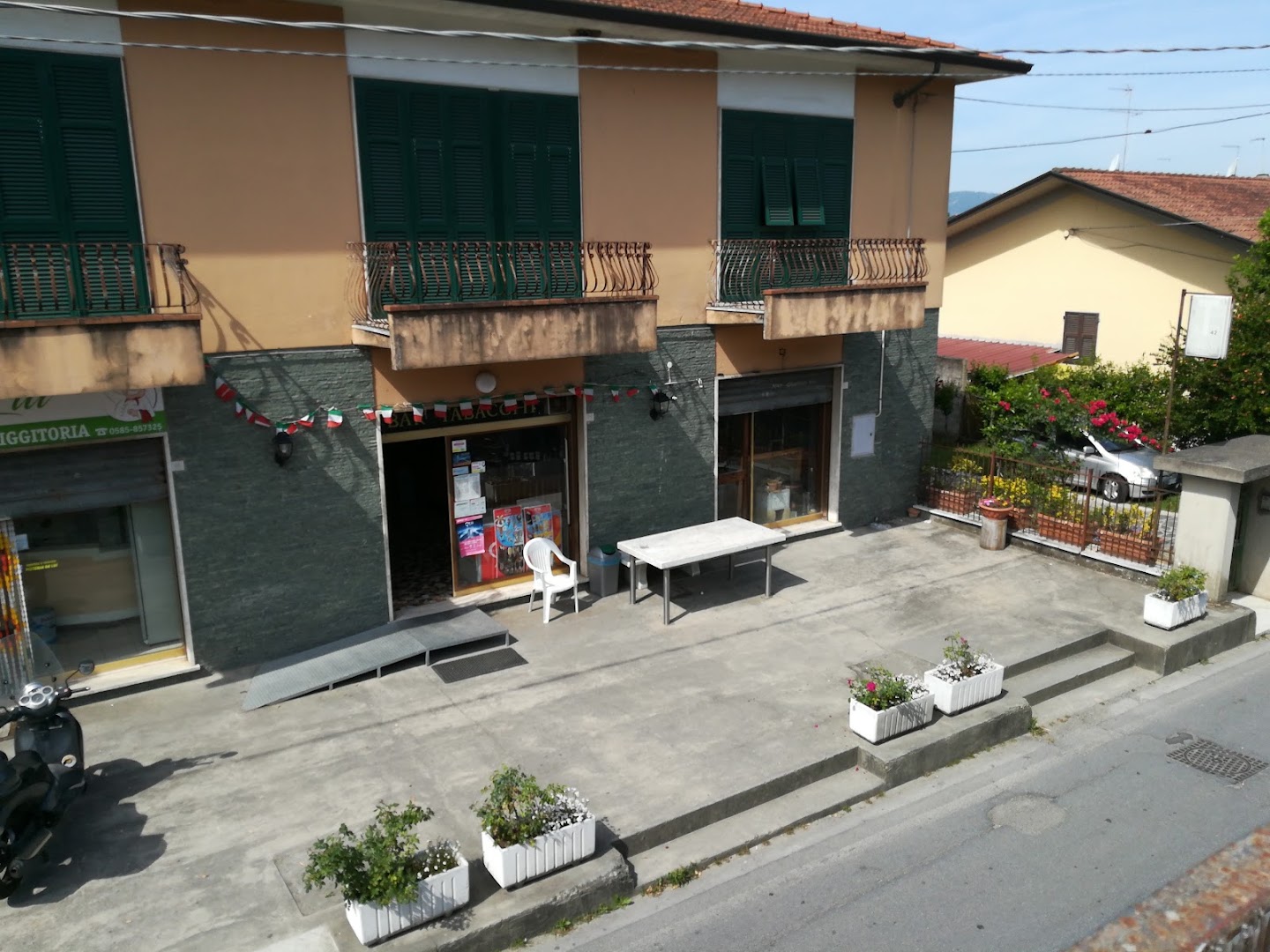Bar tabaccheria ricevitoria Corsi, Carrara