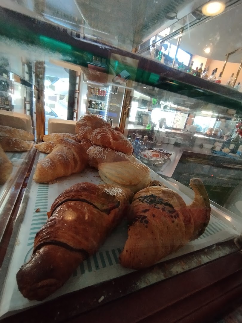 Bar Tabacchi Caffe 'Adamello 7